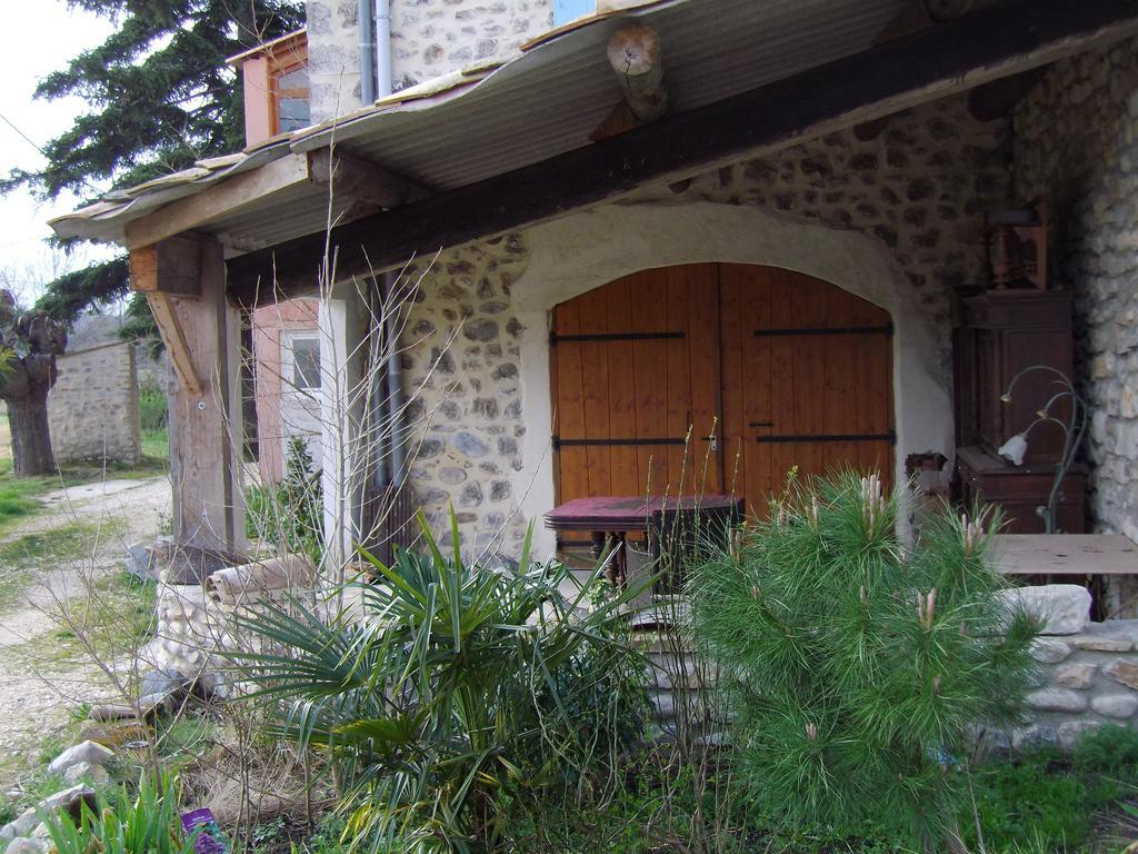 Chambres D'Hote Les Jardins De Prasserat Vallon-Pont-dʼArc Habitación foto