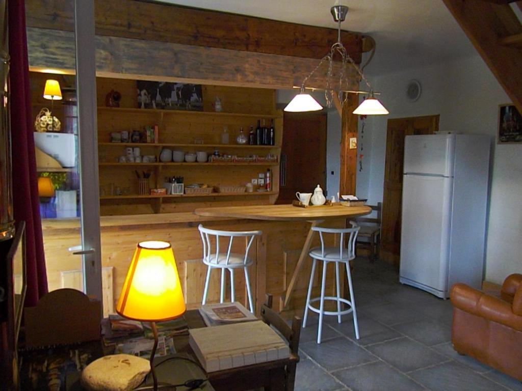 Chambres D'Hote Les Jardins De Prasserat Vallon-Pont-dʼArc Habitación foto