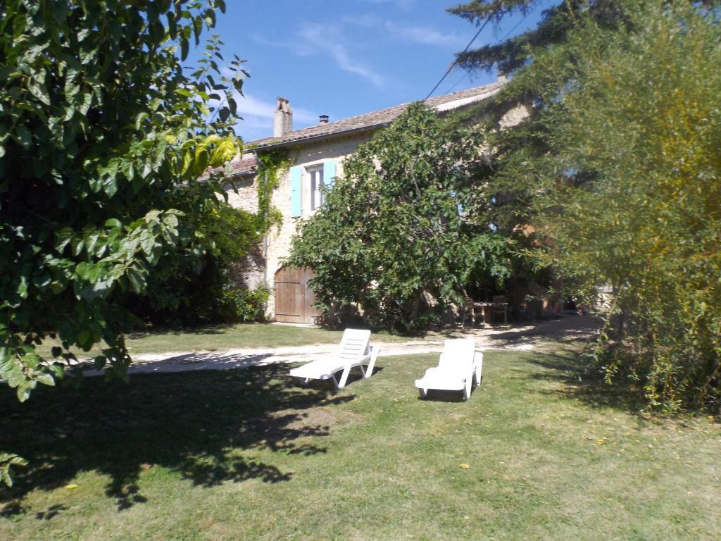 Chambres D'Hote Les Jardins De Prasserat Vallon-Pont-dʼArc Habitación foto